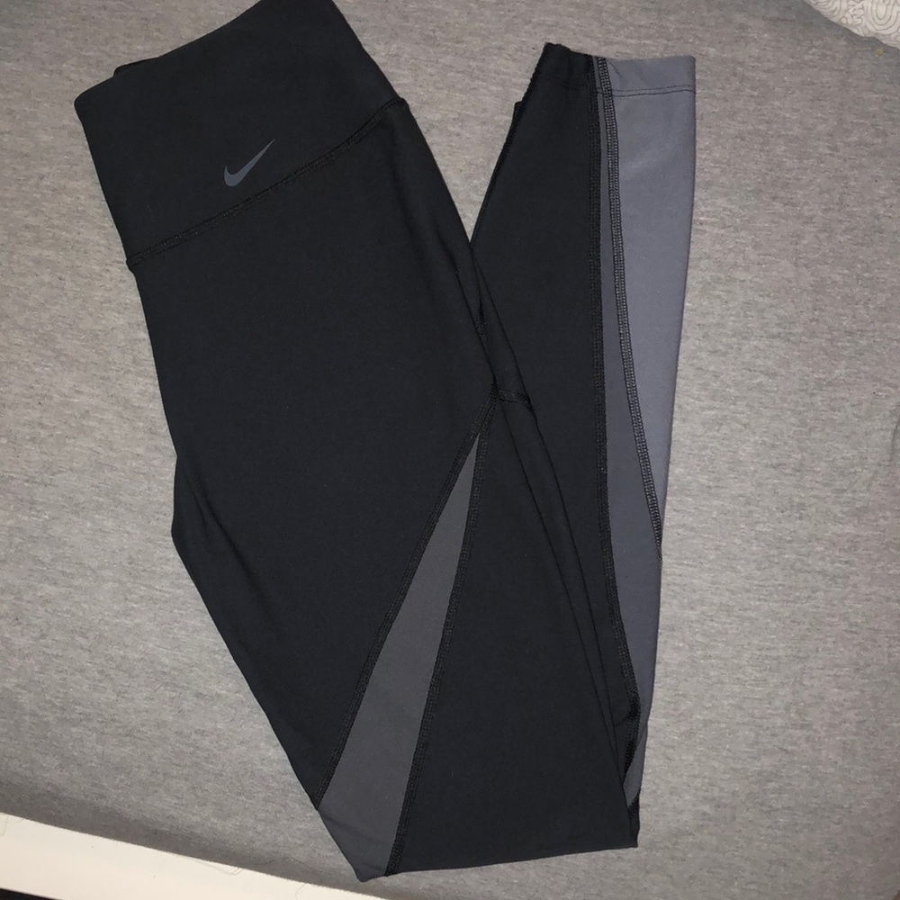 Nike legendary high rise leggings